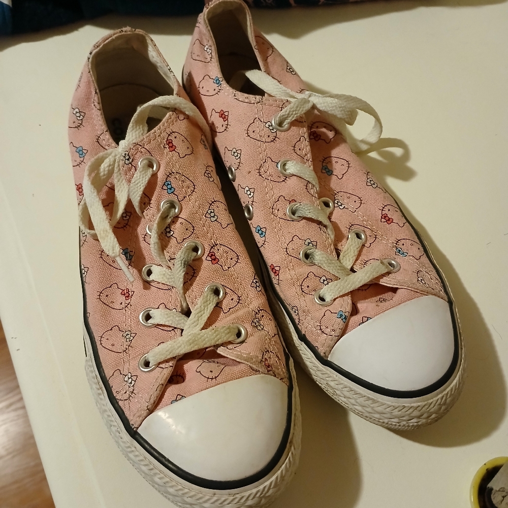 CONVERSE x HELLO KITTY Sneakers Shoes NEW - Picture 5 of 8